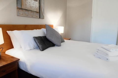 Almond Inn - Inverell Accommodation 0