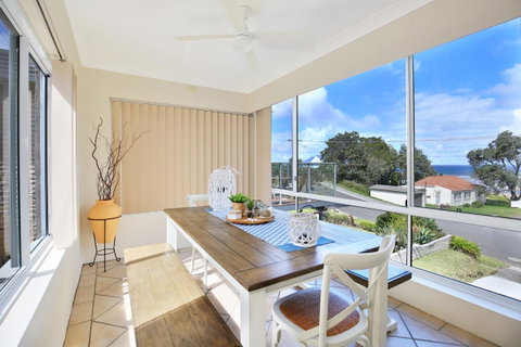 The Rotunda, Gerroa - Inverell Accommodation 15