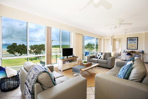 The Rotunda, Gerroa - Inverell Accommodation 7