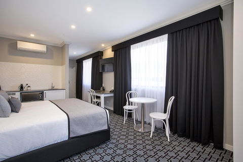 CH Boutique Hotel & Apartments, Ascend Hotel Collection - Inverell Accommodation 3