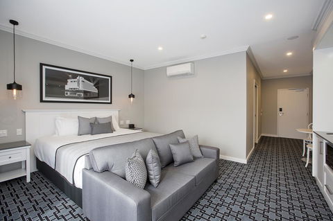 CH Boutique Hotel & Apartments, Ascend Hotel Collection - Inverell Accommodation 7
