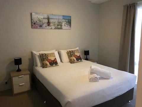 Mariner Bay Apartments - Inverell Accommodation 11