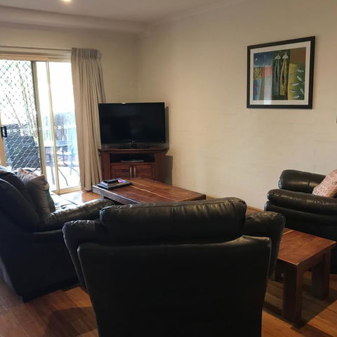 Mariner Bay Apartments - Inverell Accommodation 8