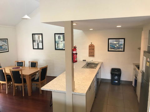 Mariner Bay Apartments - Inverell Accommodation 4