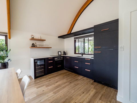 Waves Byron Bay - Inverell Accommodation 12