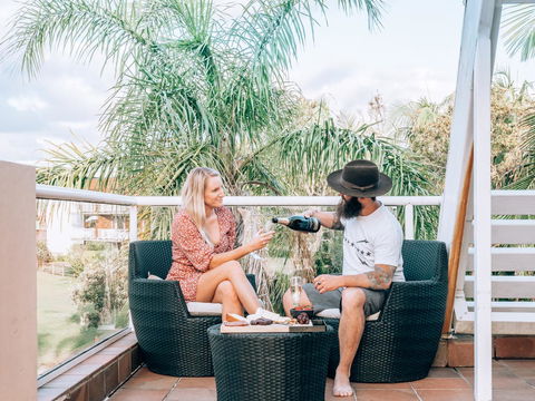 Waves Byron Bay - Inverell Accommodation 11