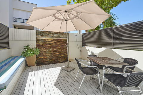 Waves Byron Bay - Inverell Accommodation 38