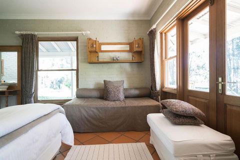 Thistle Hill Guesthouse - Walk To Many Wineries And Restaurants - Inverell Accommodation 39