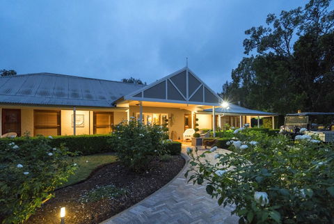 Thistle Hill Guesthouse - Walk To Many Wineries And Restaurants - Inverell Accommodation 0