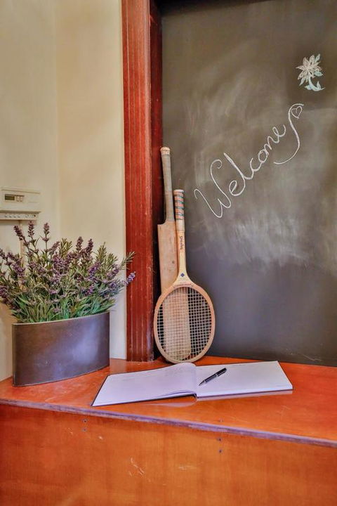 Jenkins Street Guesthouse - Inverell Accommodation 11