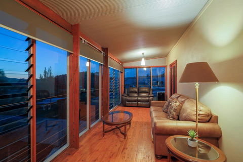 Jenkins Street Guesthouse - Inverell Accommodation 9