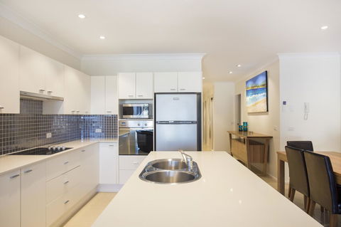 Beachfront 2 - Inverell Accommodation 10