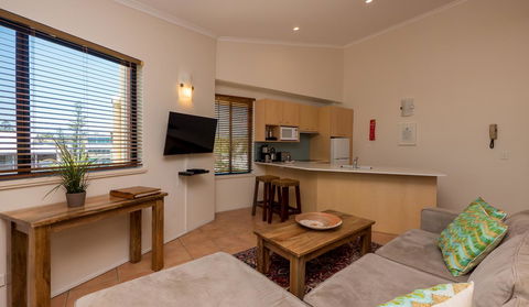 Byron Quarter Apartments - Inverell Accommodation 38