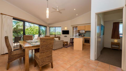 Byron Quarter Apartments - Inverell Accommodation 43