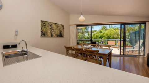 Byron Quarter Apartments - Inverell Accommodation 32