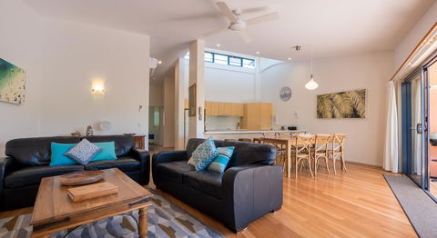 Byron Quarter Apartments - Inverell Accommodation 26