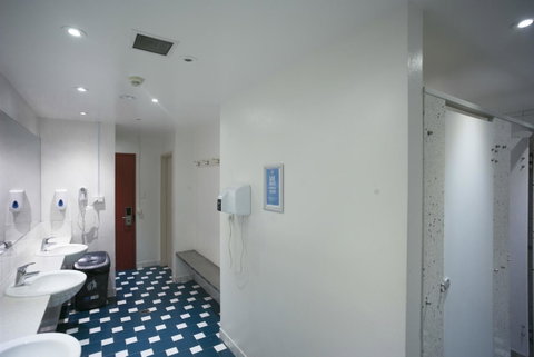 YHA Sydney Central - Inverell Accommodation 7