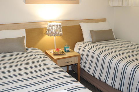 The Boathouse Resort Luxury Apartments - Inverell Accommodation 17
