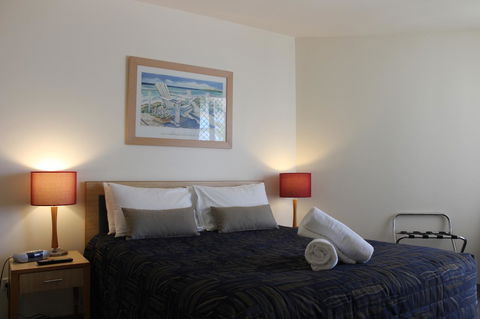 The Boathouse Resort Luxury Apartments - Inverell Accommodation 4