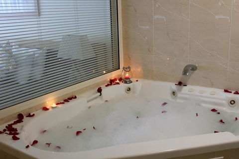 The Boathouse Resort Luxury Apartments - Inverell Accommodation 20