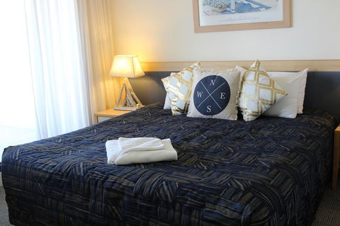 The Boathouse Resort Luxury Apartments - Inverell Accommodation 15