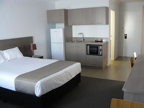 Adelong Motel - Inverell Accommodation 8