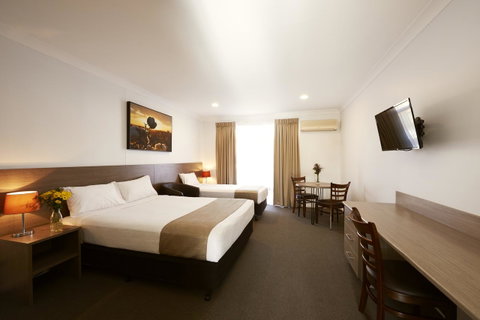 Adelong Motel - Inverell Accommodation 0