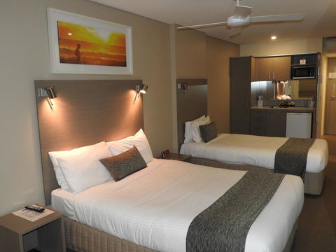 Manly Paradise Motel & Apartments - Inverell Accommodation 1