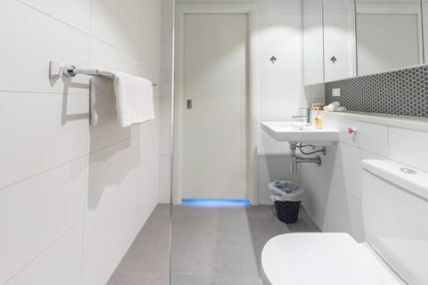 Two Bedders Apartment With Stunning Water View - Inverell Accommodation 12