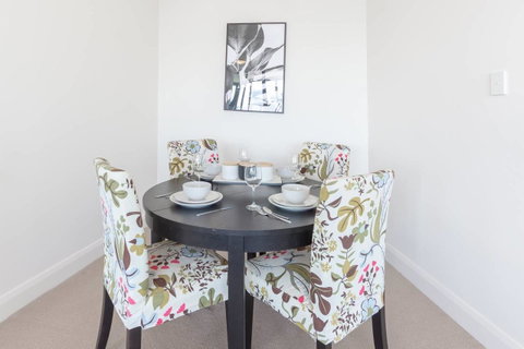 Two Bedders Apartment With Stunning Water View - Inverell Accommodation 17