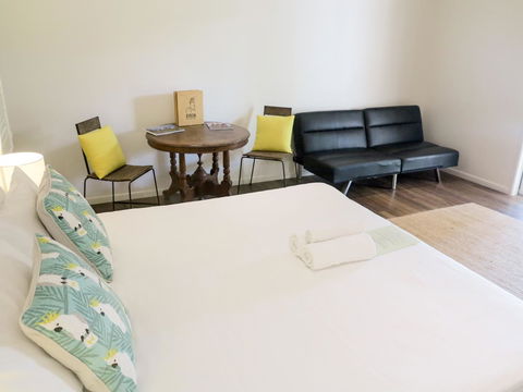 Cove Studios - Inverell Accommodation 13