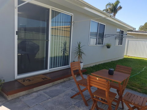BookerBay Retreat! - Inverell Accommodation 8