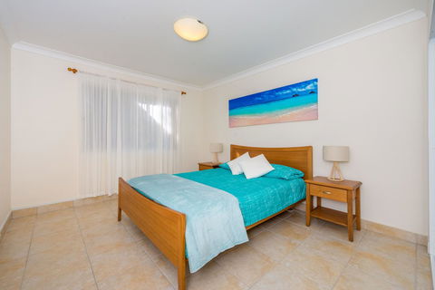 Ronald Avenue 1/65 - Shoal Bay - Inverell Accommodation 7
