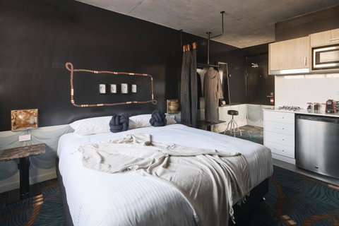 The Collectionist Newtown - Inverell Accommodation 36