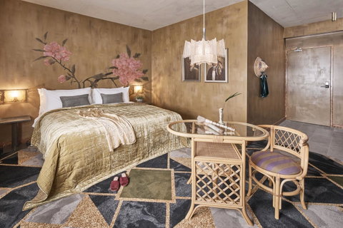 The Collectionist Newtown - Inverell Accommodation 1