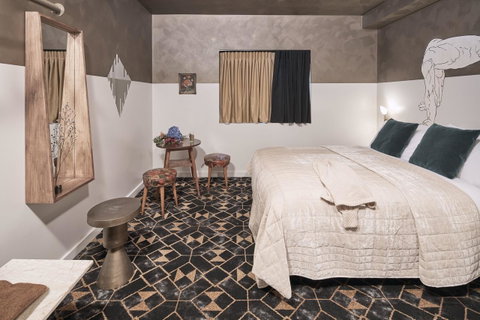 The Collectionist Newtown - Inverell Accommodation 44