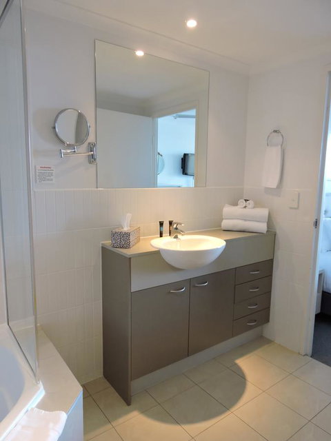 BASE Holidays - Ettalong Beach Premium Apartments - Inverell Accommodation 20