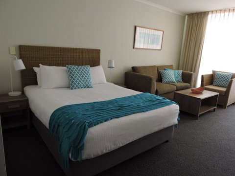 BASE Holidays - Ettalong Beach Premium Apartments - Inverell Accommodation 11