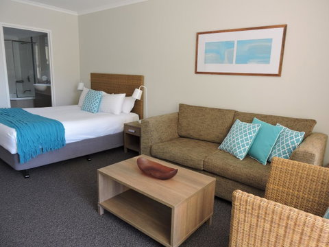 BASE Holidays - Ettalong Beach Premium Apartments - Inverell Accommodation 13