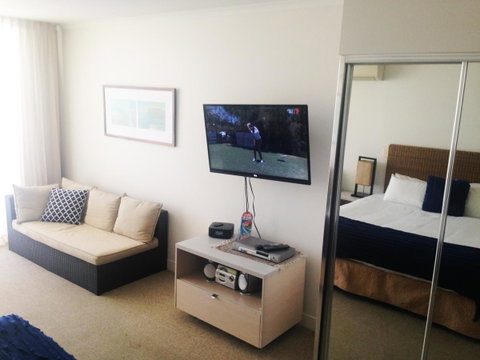 BASE Holidays - Ettalong Beach Premium Apartments - Inverell Accommodation 32