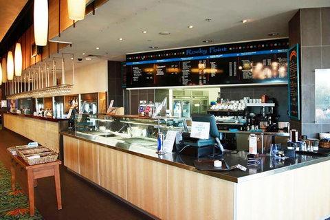BASE Holidays - Ettalong Beach Premium Apartments - Inverell Accommodation 2