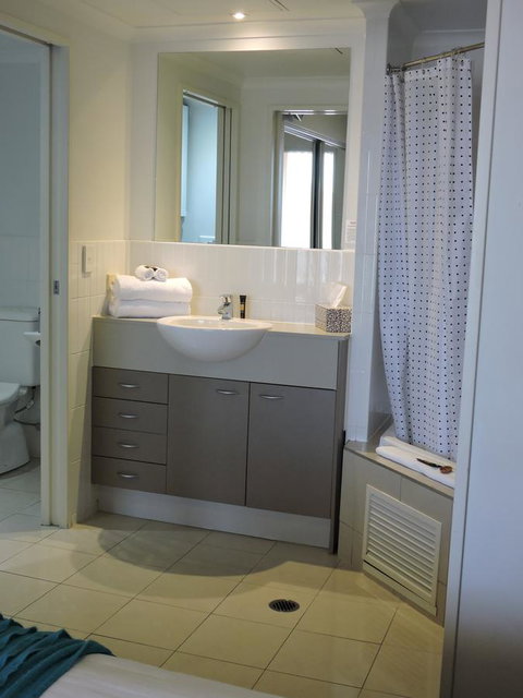 BASE Holidays - Ettalong Beach Premium Apartments - Inverell Accommodation 8