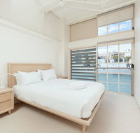 Waterfront Apartment on Sydney Harbour - Inverell Accommodation