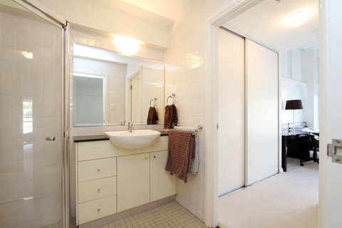 Waterfront Apartment On Sydney Harbour - Inverell Accommodation 4