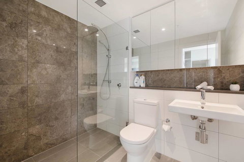 Stunning Sunset Water View 2BEDs On High Rises - Inverell Accommodation 14