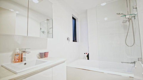 Cozy 5 Bed House In Sydney - Inverell Accommodation 25