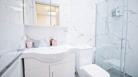 Cozy 5 Bed House In Sydney - Inverell Accommodation 22