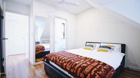 Cozy 5 Bed House In Sydney - Inverell Accommodation 12