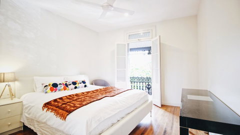 Cozy 5 Bed House In Sydney - Inverell Accommodation 24