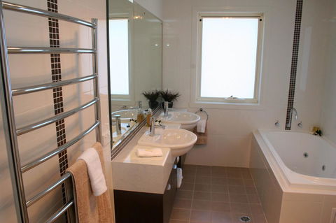 Encore Apartments - Inverell Accommodation 11